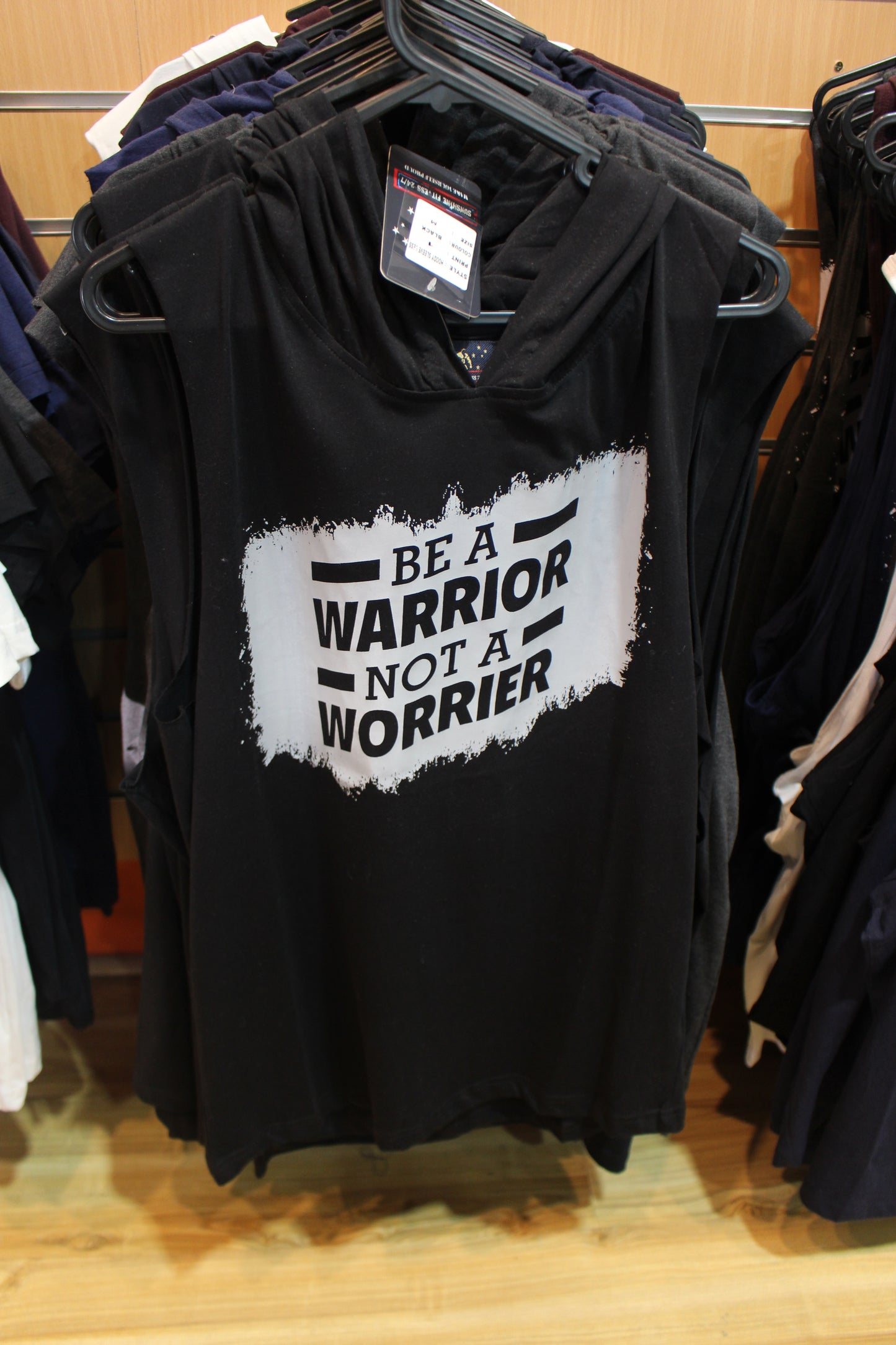 Sleeveless T-shirt with hoody